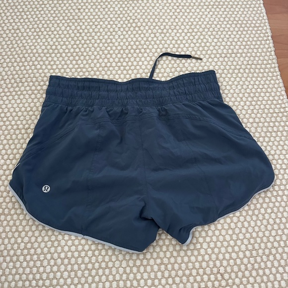 Lululemon shorts - Picture 3 of 4
